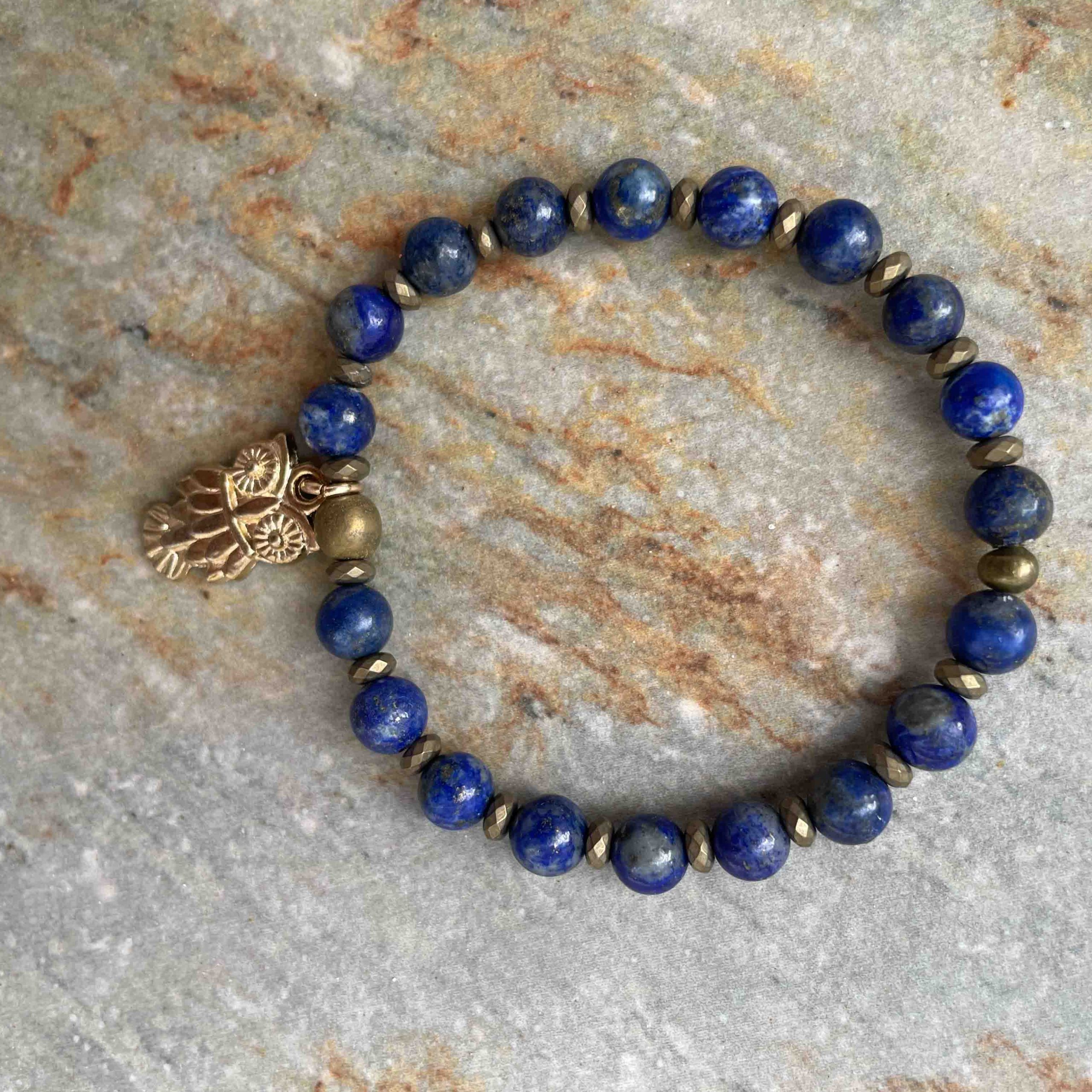 bracelet en lapiz lazuli avec feremoir en hematite